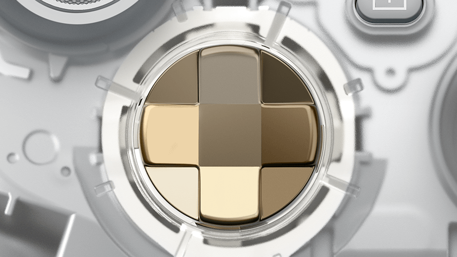 Xbox 无线控制器 – 精灵秘语特别版方向键的特写。