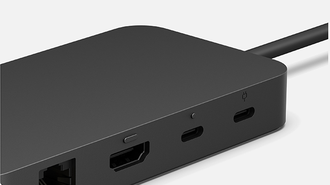 一些 Surface USB4 扩展坞端口及其触觉指示器特写。 