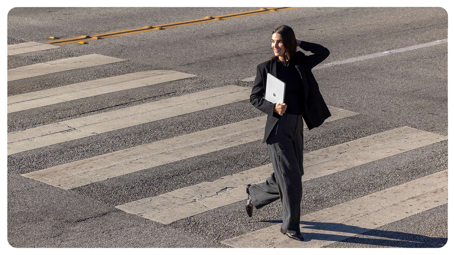 Surface 设备上 Windows 11 专业版安全性菜单的特写视图。