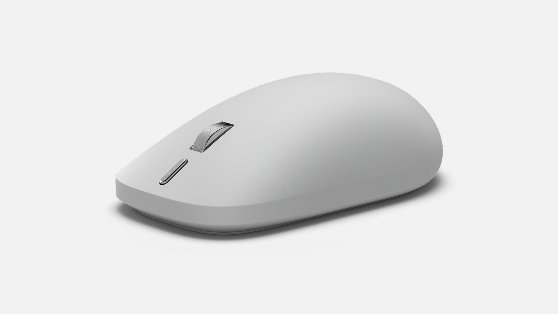 亮铂金 Surface 鼠标 (第 2 代) 的右前方视图。